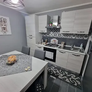 Casa Fortuna Casa vacanze Aeroporto di Catania Fontana Rossa